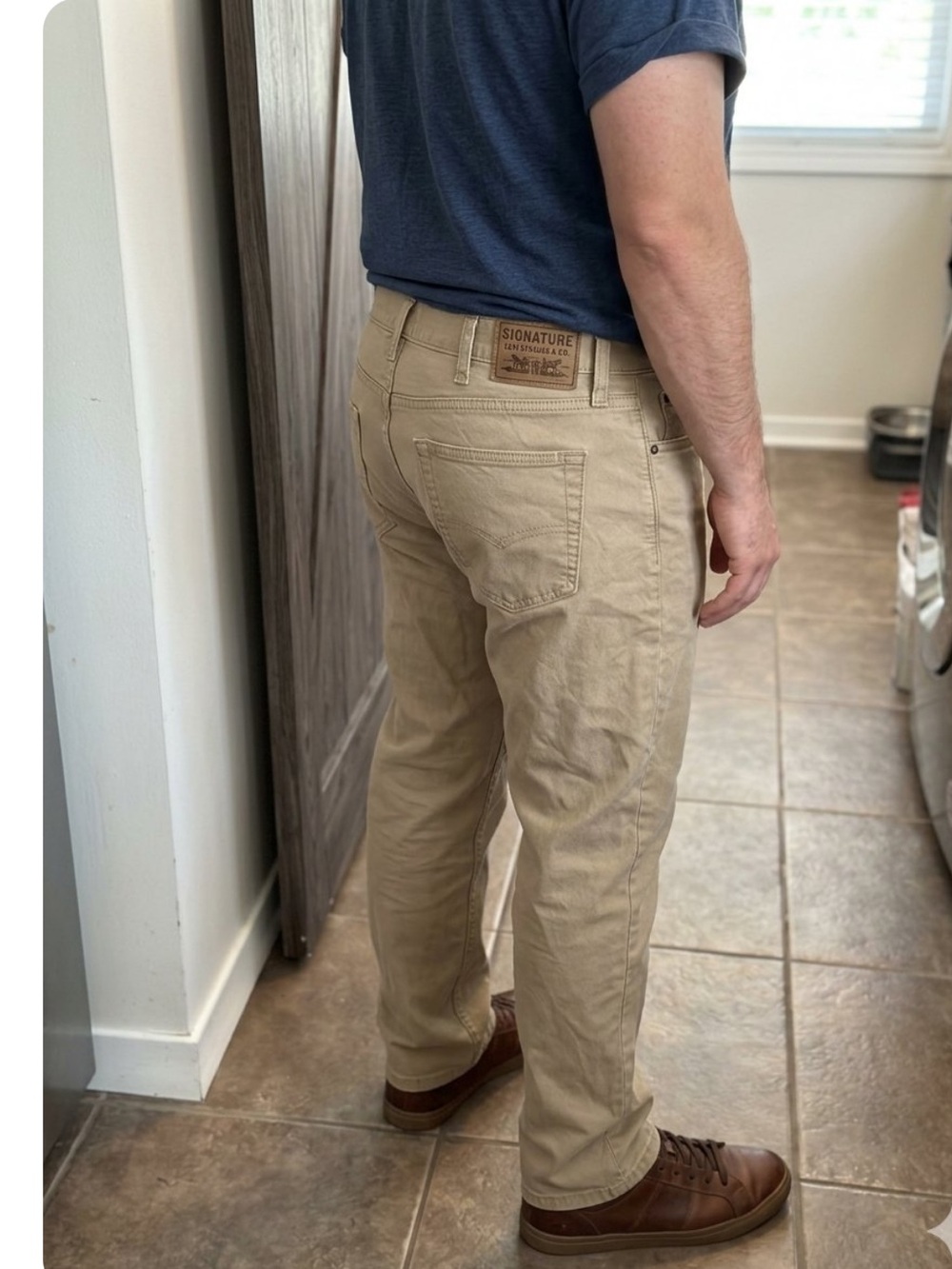 Levi's Men's Khaki Straight-Leg Chinos